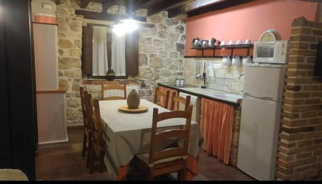 Вілла La Gesta Picos De Europa Poo  Екстер'єр фото